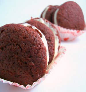 [red+velvet+cookies.JPG]