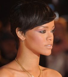 [Rihanna_0.jpg]
