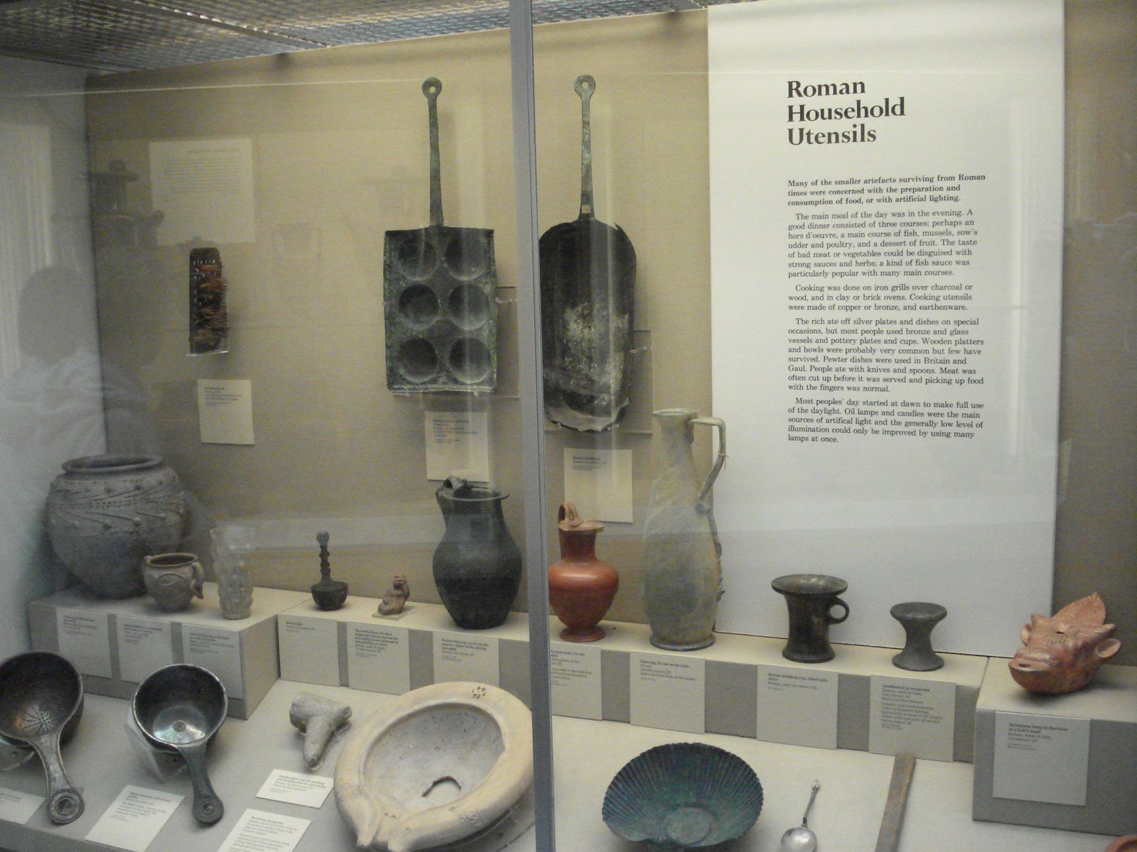[british+museum+roman+utensils.jpg]