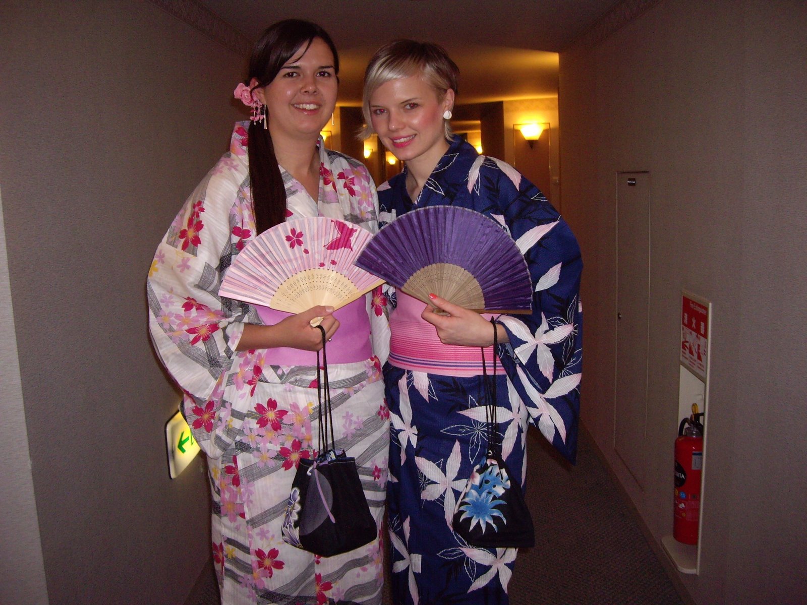 [kate+and+i+kimono.jpg]