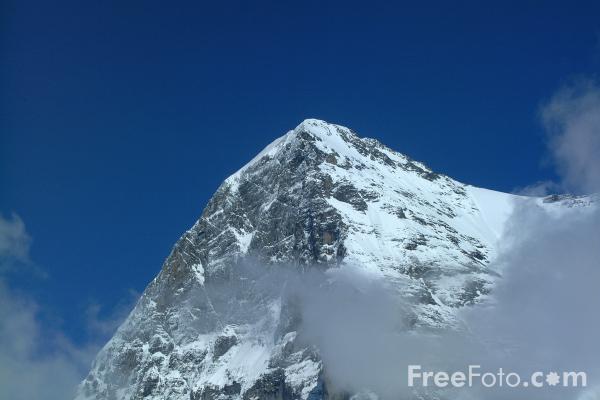 [15_62_9---The-Jungfrau-Mountain-Range--Berner-Oberland--Switzerland_web.jpg]