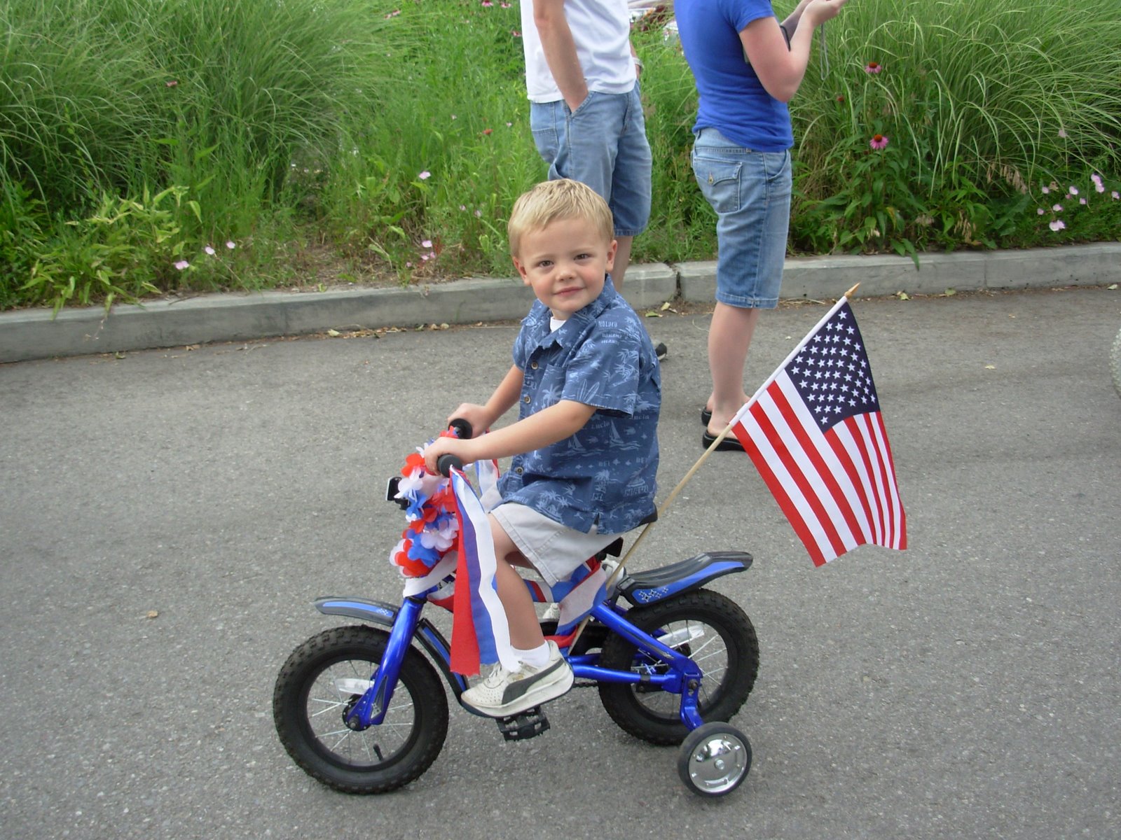 [Henry+on+bike+4th+of+July+parade+'08.JPG]