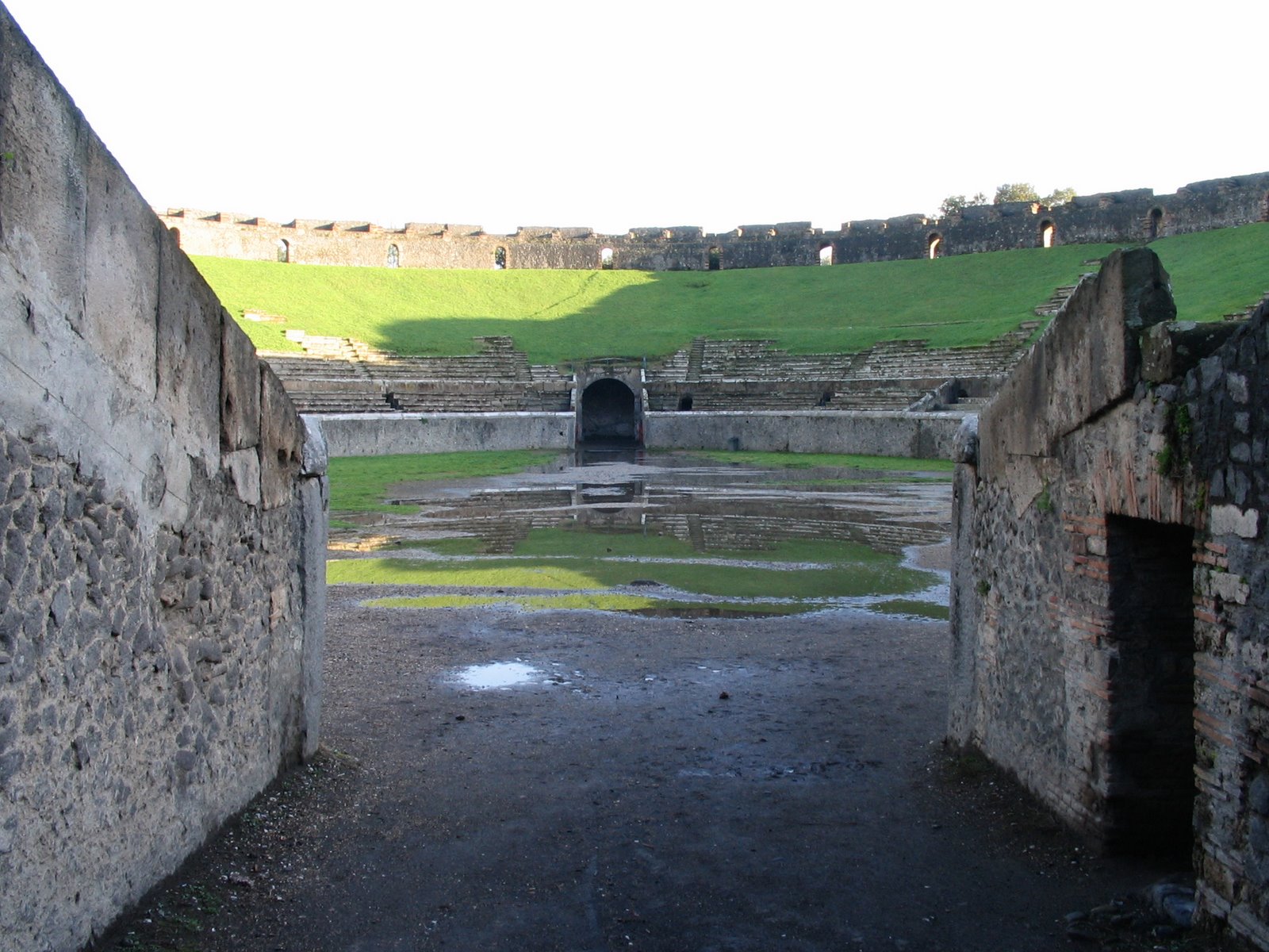 [Pompeii+-+Amphitheater.jpg]