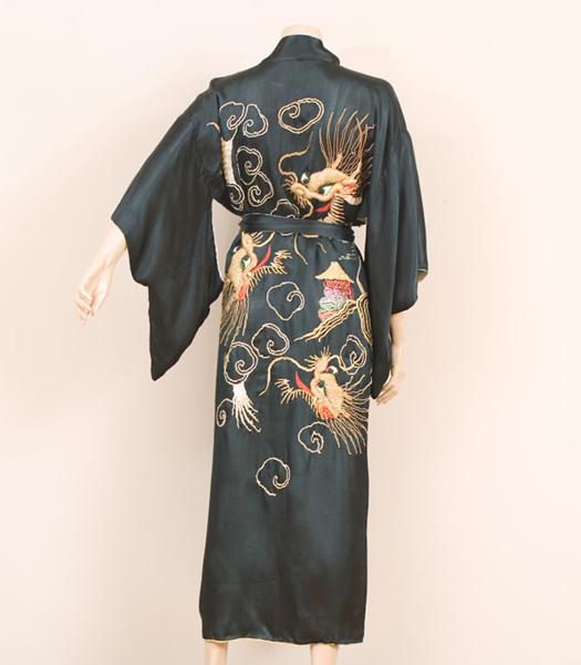[Embroidered-Chinese-silk-dressing-gown-zoom.jpg]