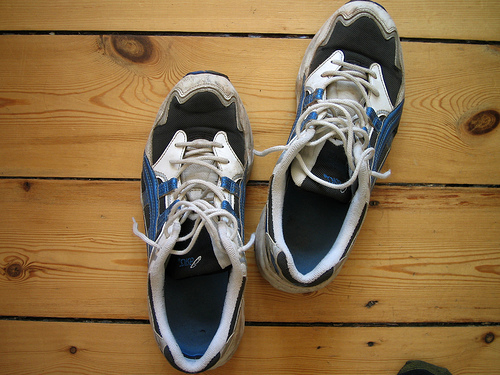 [jogging+shoes.jpg]