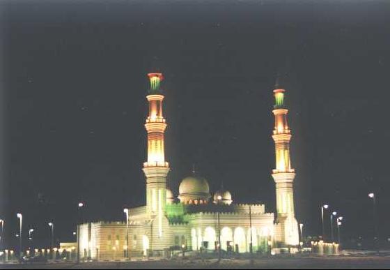 [1500461-A_Highway_Mosque-Abu_Dhabi.jpg]