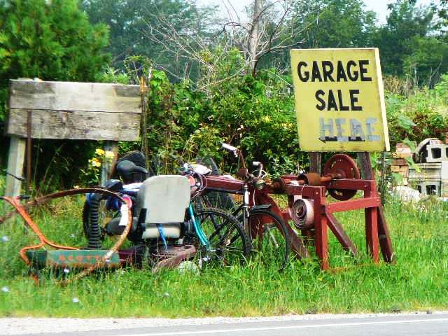 [garage+sale+sign+copy.jpg]