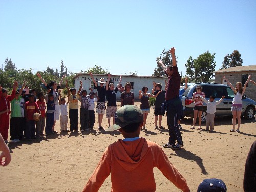 [circle_games_with_mexican_children_at_church-743325.jpg]