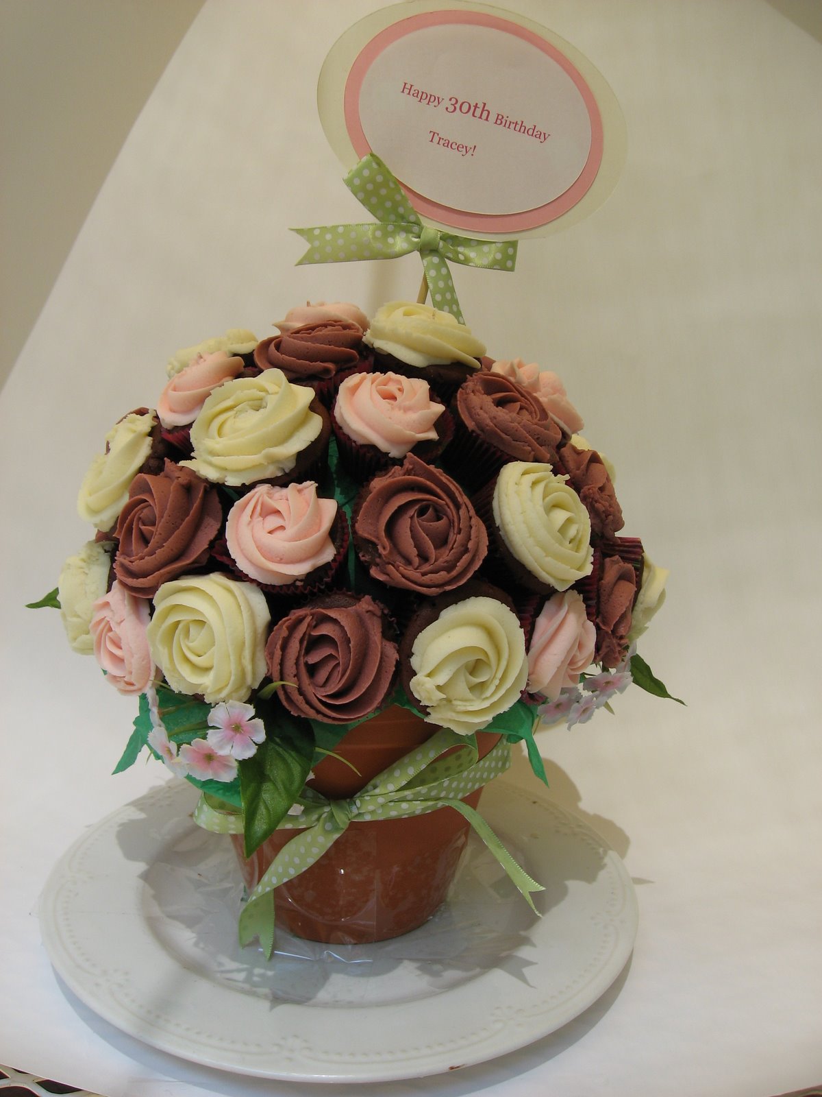 [Cupcake+bouquet+02.jpg]
