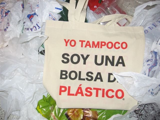 [Yo+tampoco+soy+una+bolsa+de+plástico.bmp]