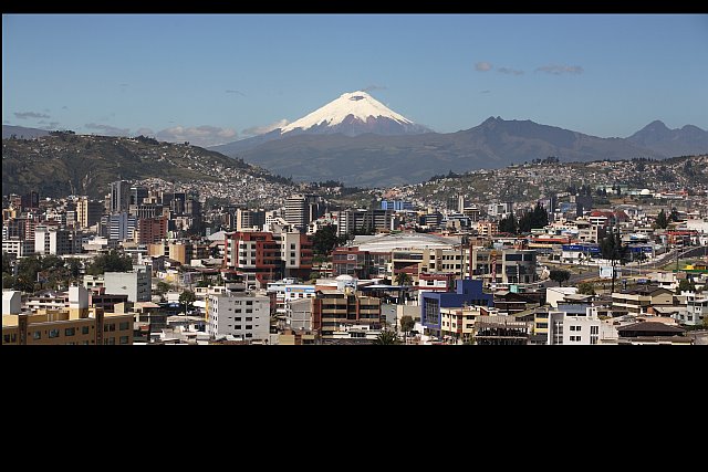 [Quito_Panorama-klein2007.bmp]