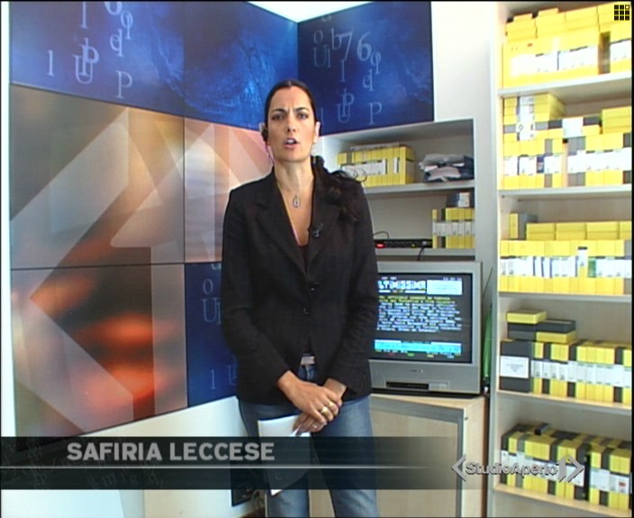[Safiria-Leccese-farmacia.jpg]