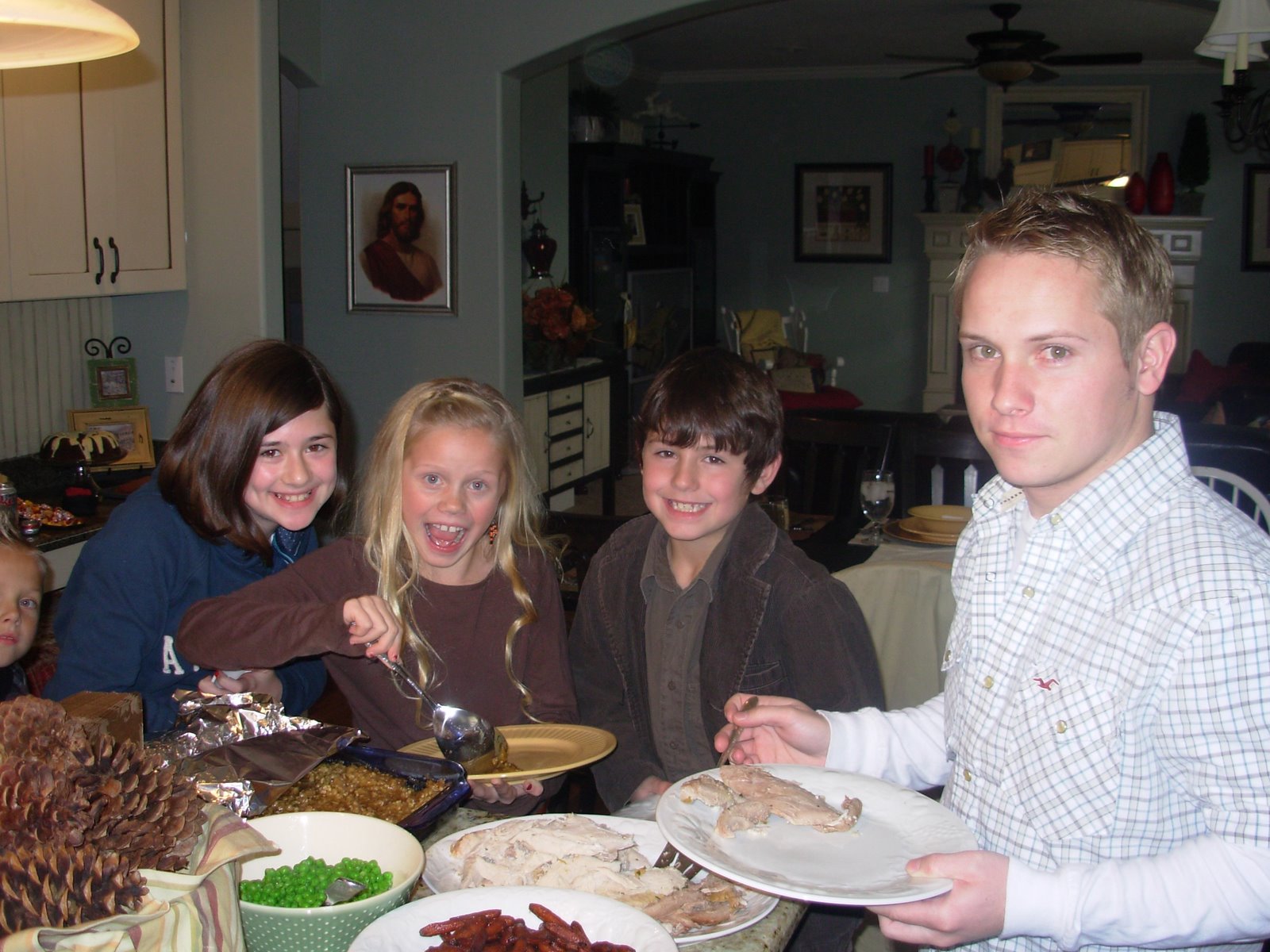 [Kids+and+Steve+-+Thanksgiving+2007.jpg]