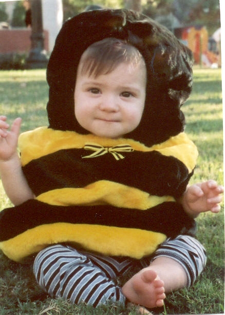 [Baby++Bee+to+Spelling+Bee.JPG]