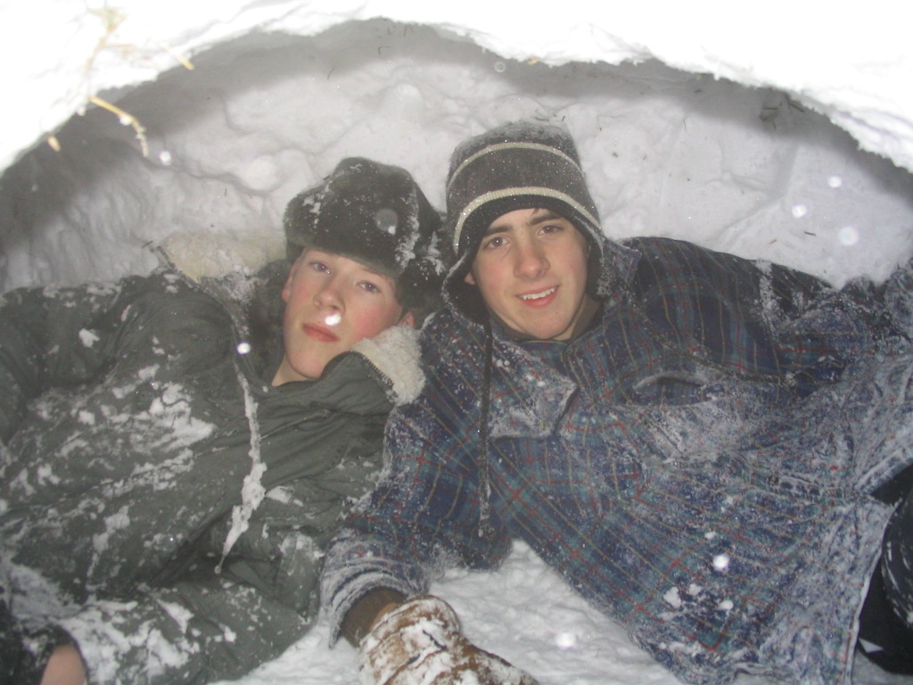 [BJ+and+Kyle+in+snowcave1.JPG]