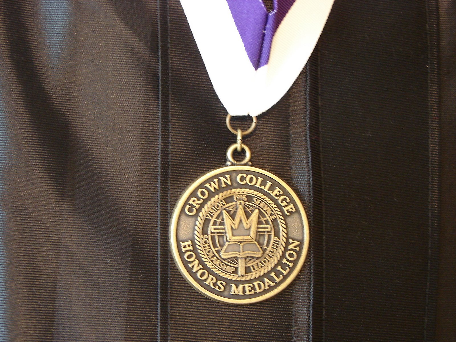 [curtis+actual+honors+medal.JPG]
