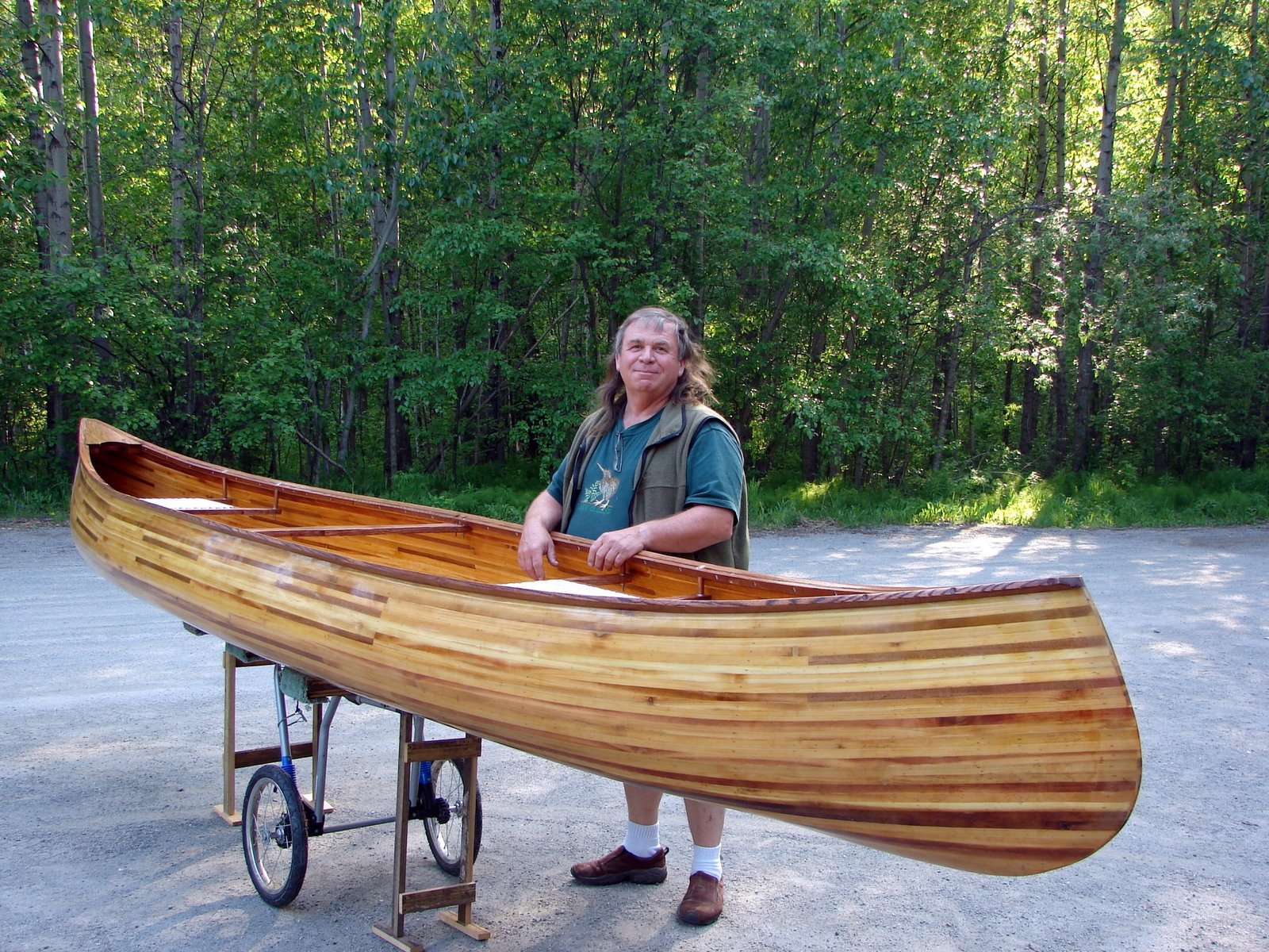 [richard+and+canoe.JPG]