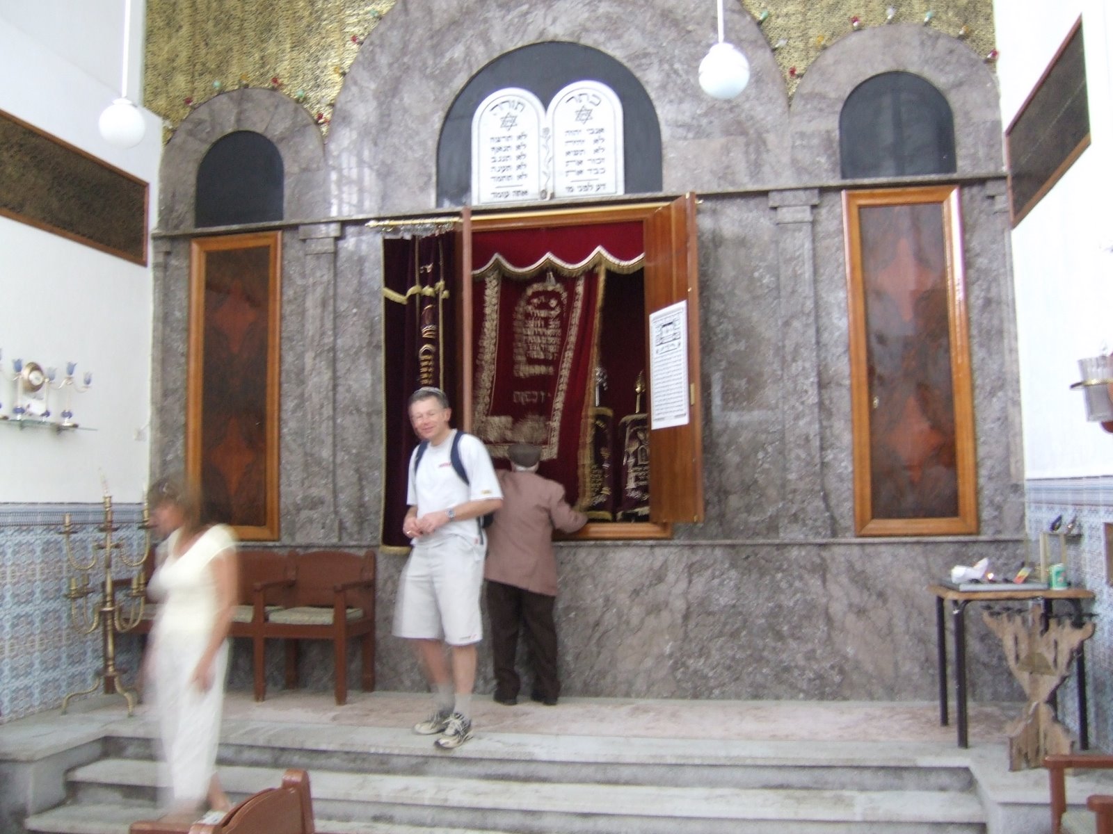 [32.Marrakech+synagogue1.JPG]