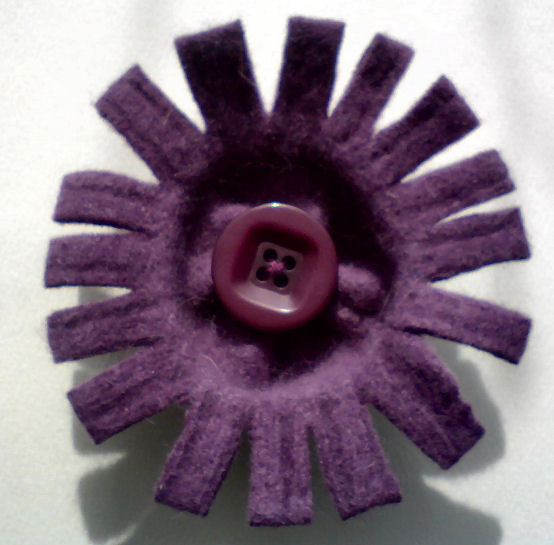 [purple+flower+felted+brooch.jpg]