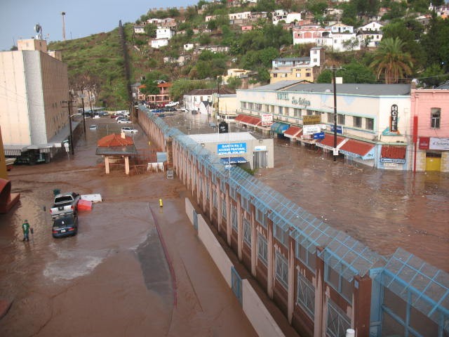 [Flooding+in+Nogales+Arizona+caused+by+the+border+wall.jpg]