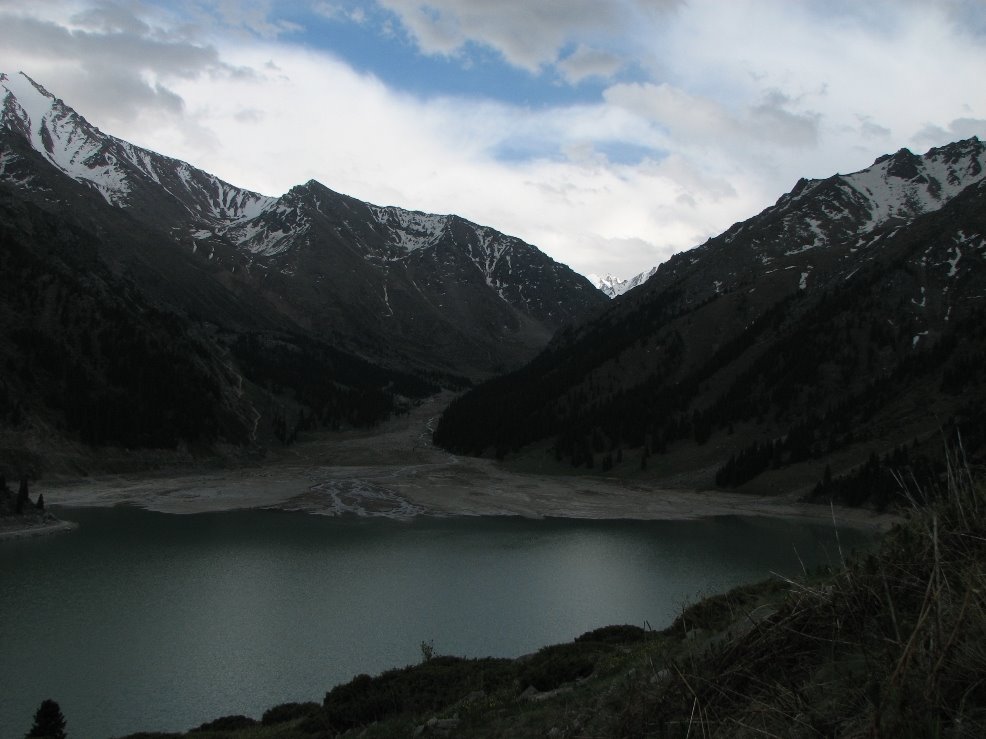 [05_19+-+Great+Almaty+Lake+3.JPG]