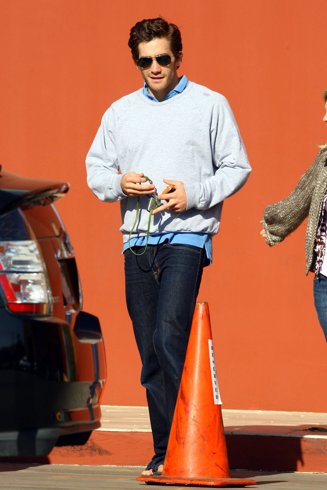 [61426_Celebutopia-Reese_Witherspoon_and_Jake_Gyllenhaal_at_studio_in_Hollywood-20_122_15lo.jpg]