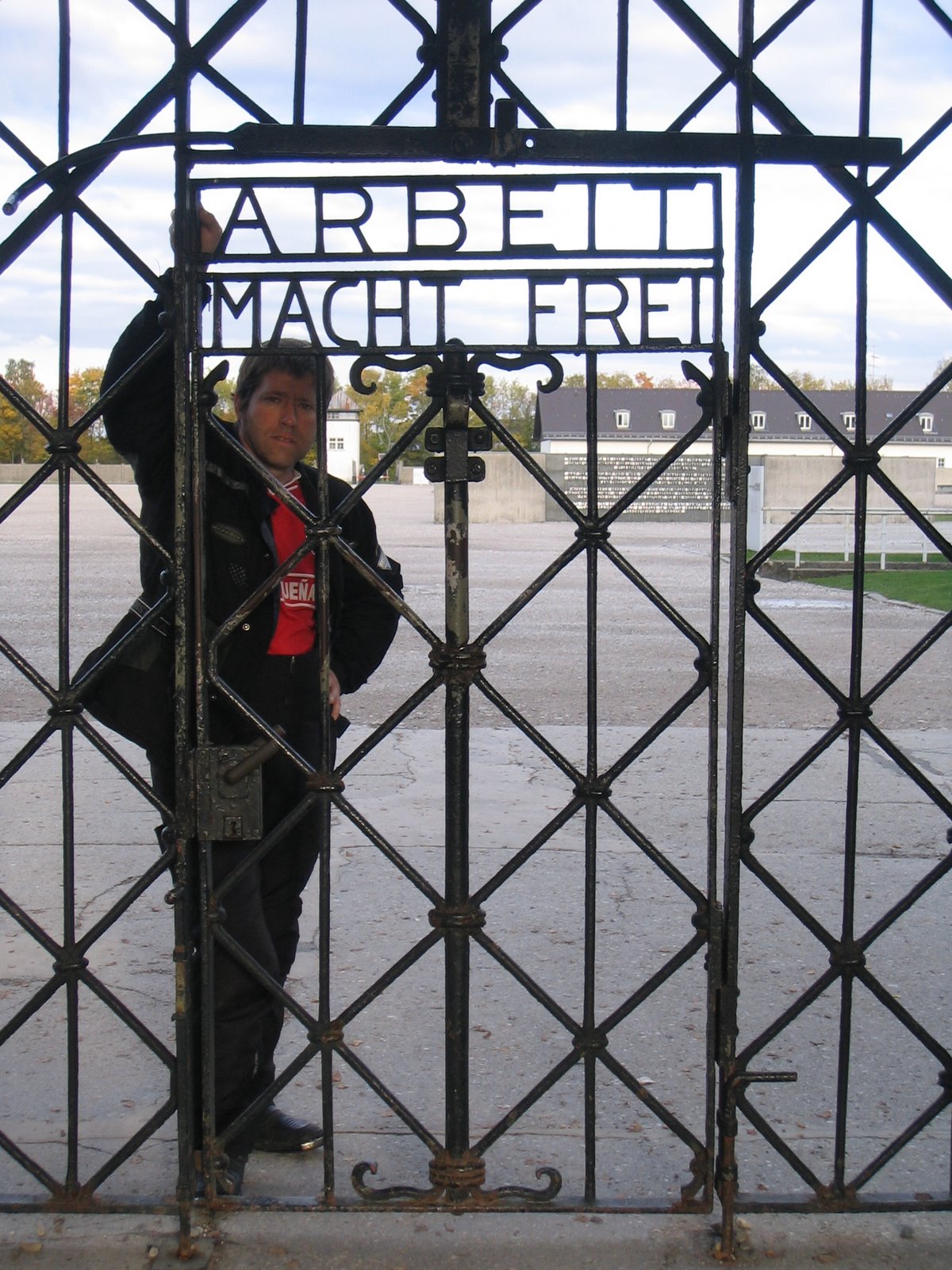 [Dachau+028.JPG]