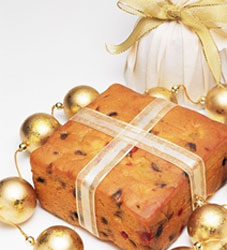 [3343977578_Christmas_wreath_cakes.jpg]