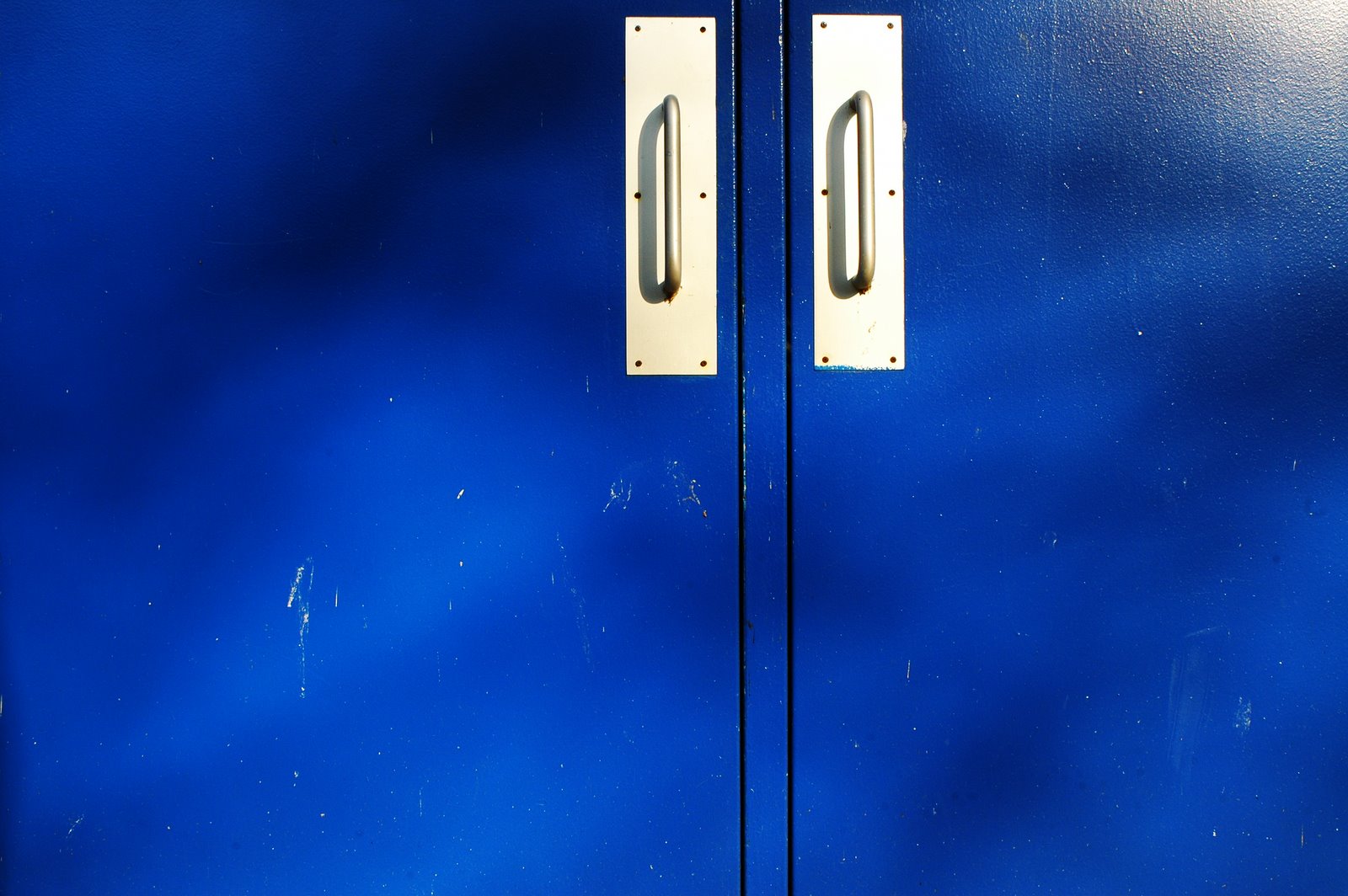 [5854_Blue+Doors.jpg]