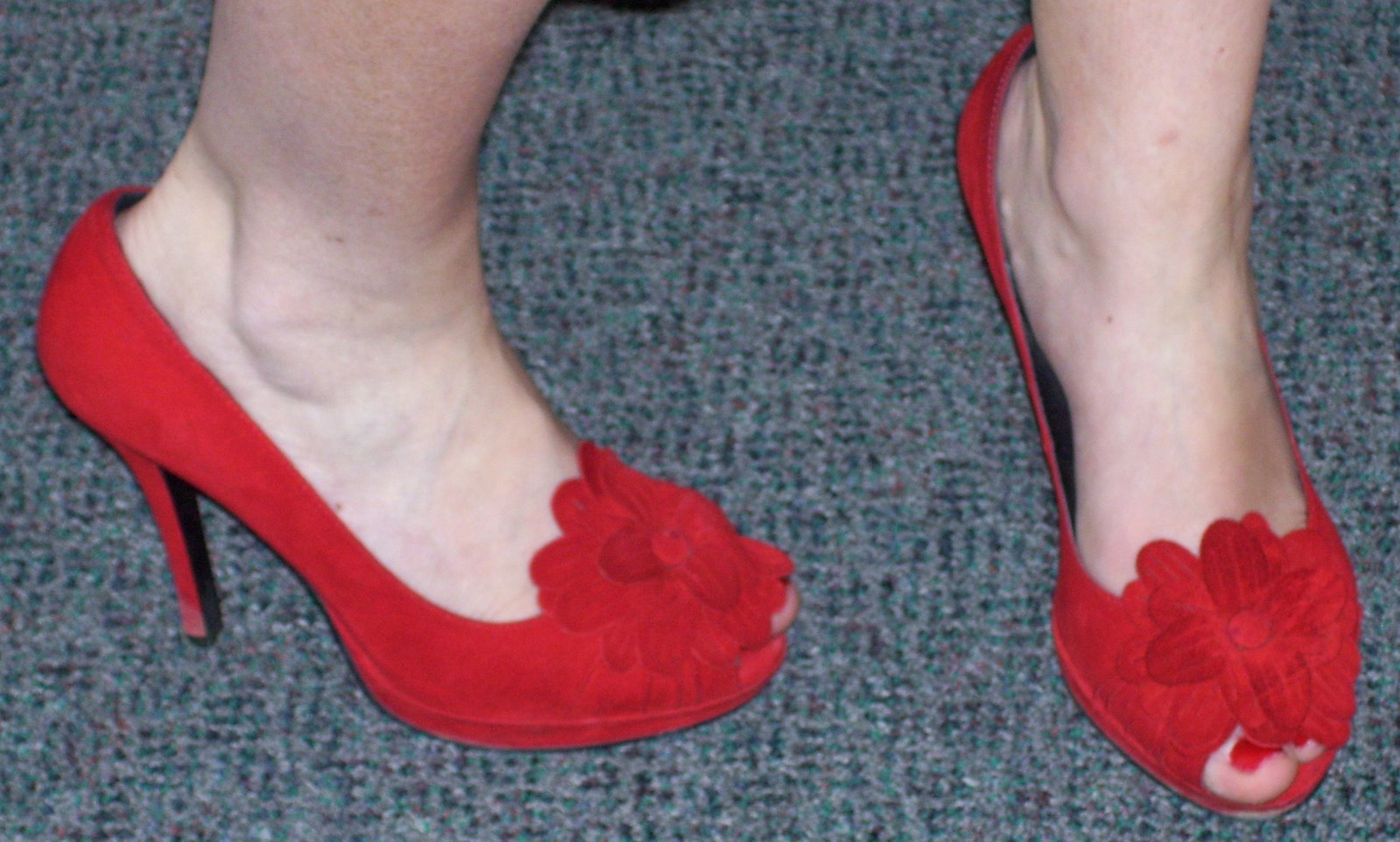 [red+shoes.JPG]