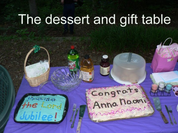 [dessert-table.jpg]