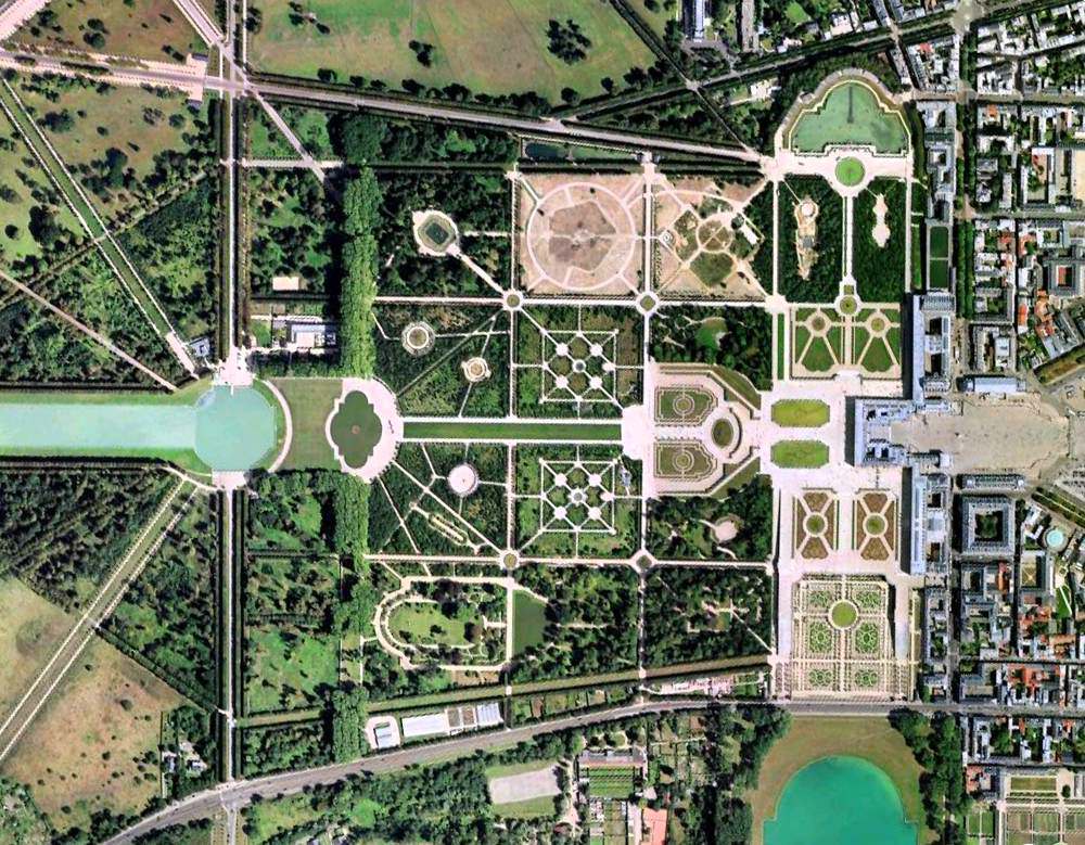 [Versailles-parc-GoogleEarth.JPG]