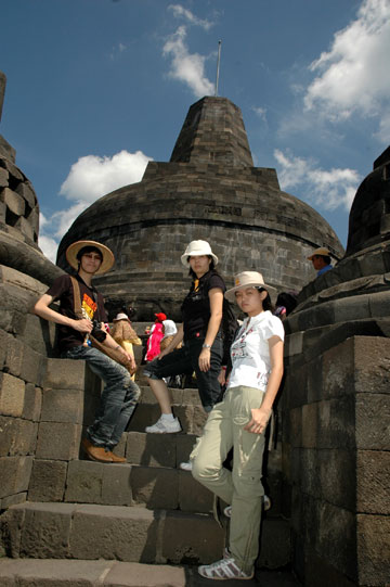 [Borobudur-03.jpg]
