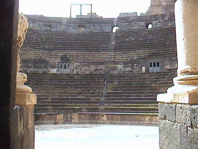 [Teatro+Romano+de+Bosra,+Siria+enero+2005+-+20.jpg]