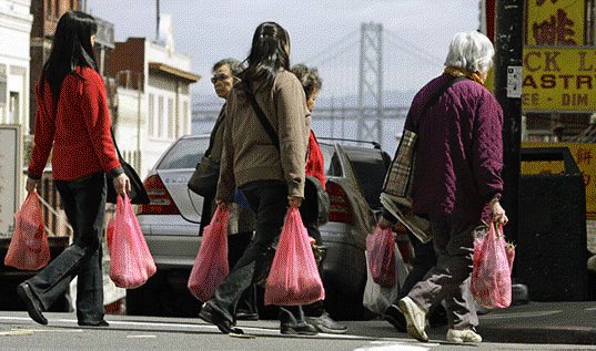 [People+with+Plastic+Bags+in+SF.bmp]