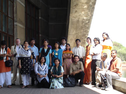 [Group+Photo+at+Parliament+Building.jpg]
