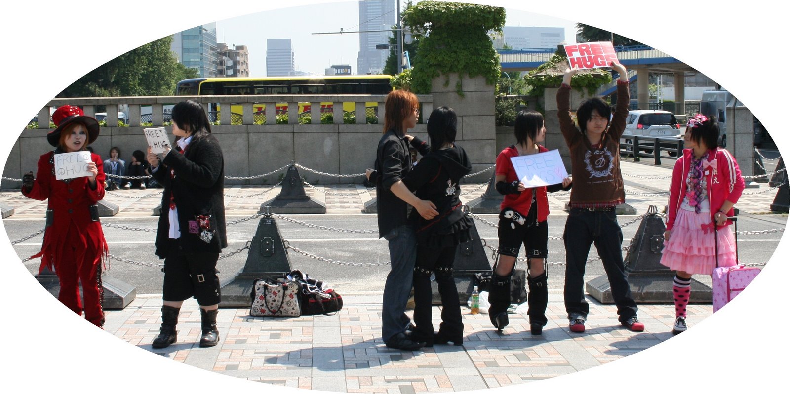 [JovenesseguidoresFreeHugs.Harajuku,ret+Tokio.4mayo.2007.JJuste.jpg]