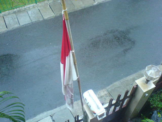[jakarta+in+a+rainy+day.JPG]