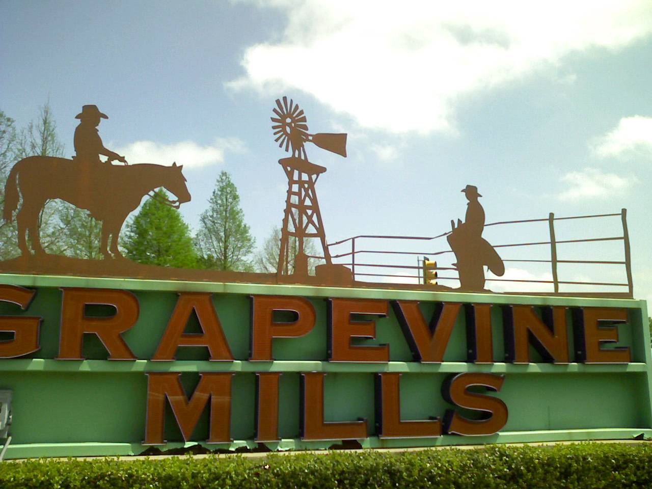 [grapevine+mills+sign]