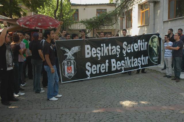 [Beşiktaş+Şereftir.jpg]