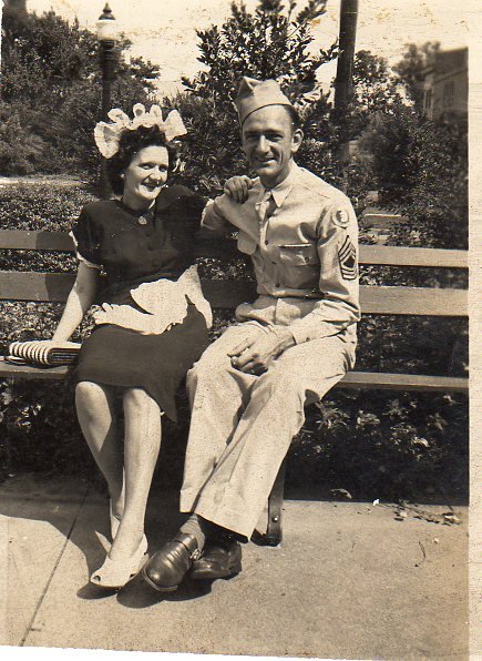 [Grandma+Grandpa+wedding+1945.jpg]