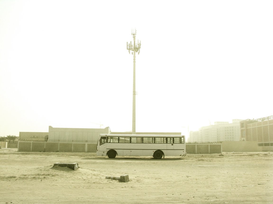 [UAE_bus_02.jpg]
