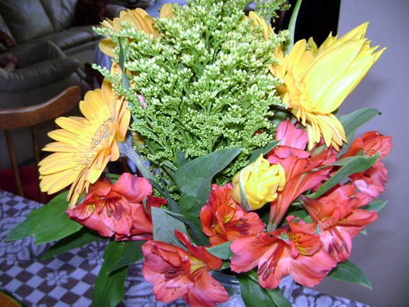 [Julie+Birthday+08+Flowers+KC.jpg]