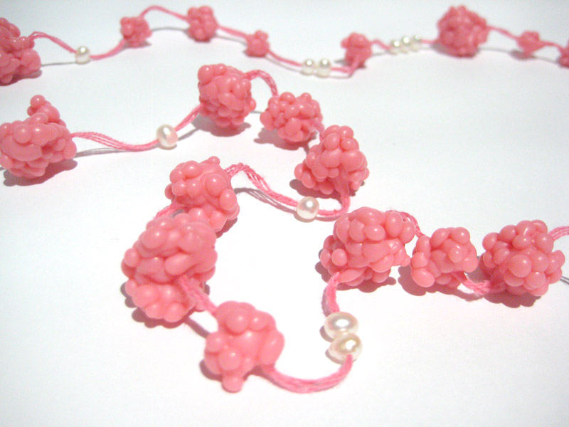 [pink+pearl+neckpiece+]
