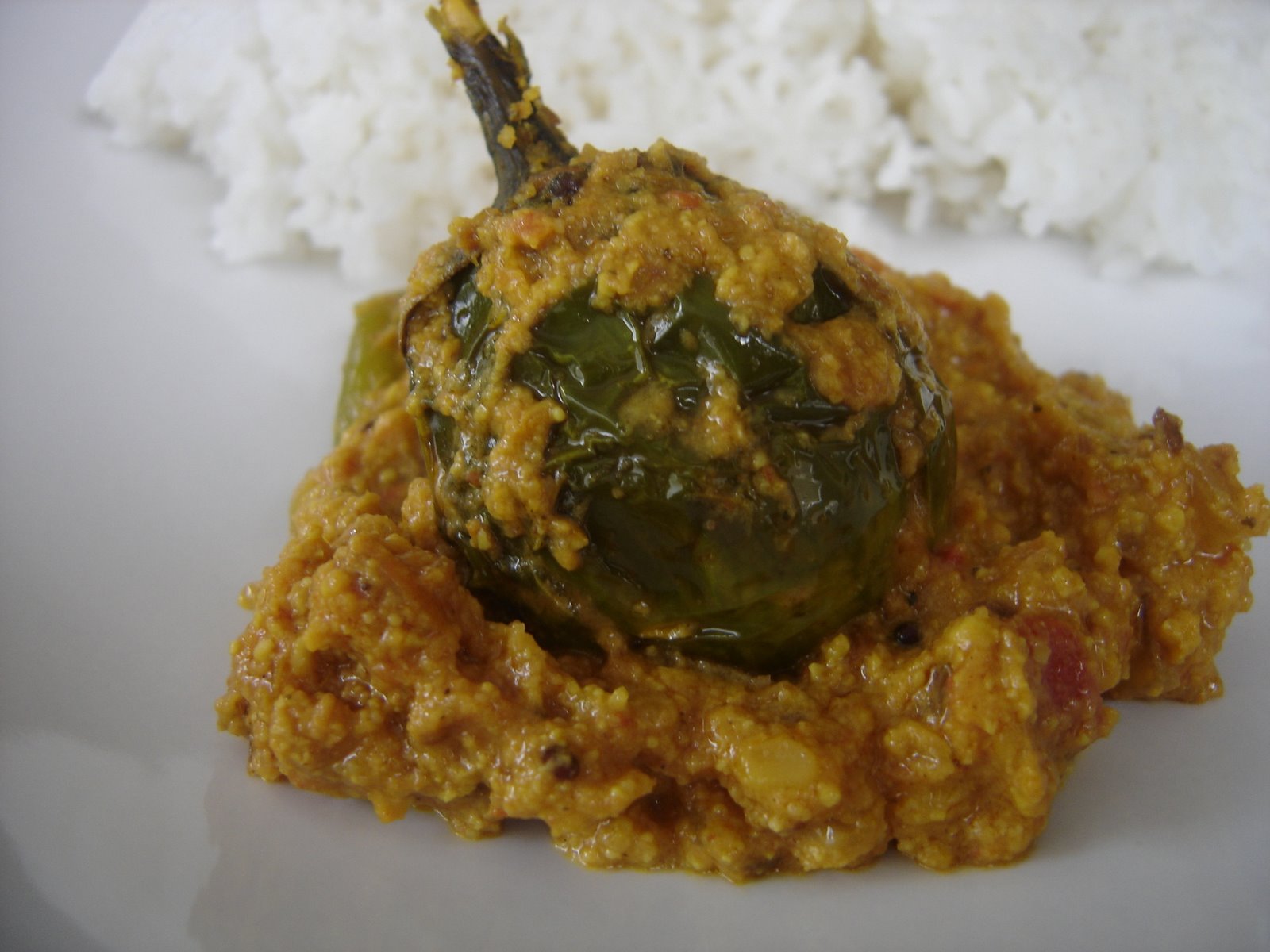 [GuthiVankaya-Served+with+rice.JPG]