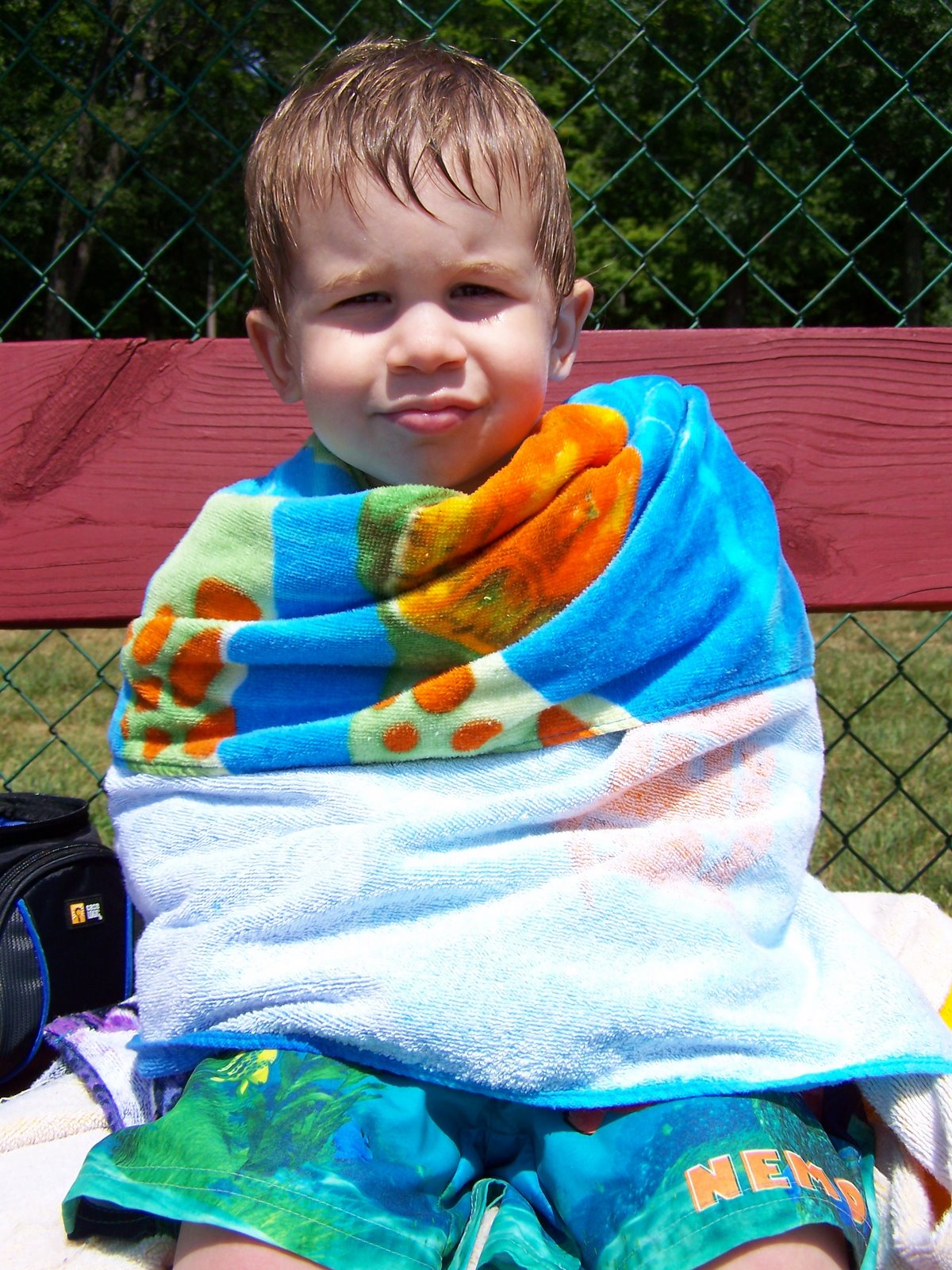[Josh+Wrapped+in+Towel+at+Pool.NY082007.jpg]