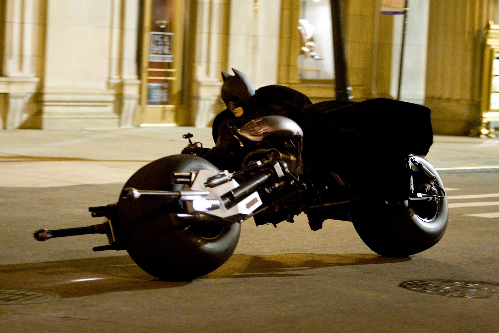 [batman-dark-knight-motorcycle.jpg]