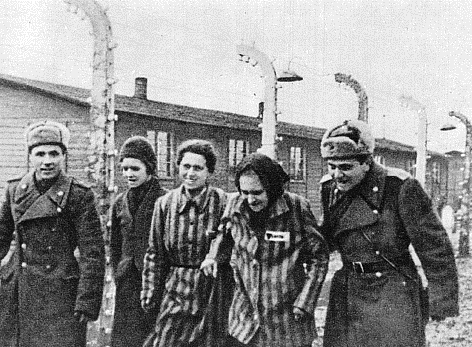 [Soviet+troops+liberate+the+Auschwitz-Birkenau+concentration+camp+on+January+27,+1945.gif]