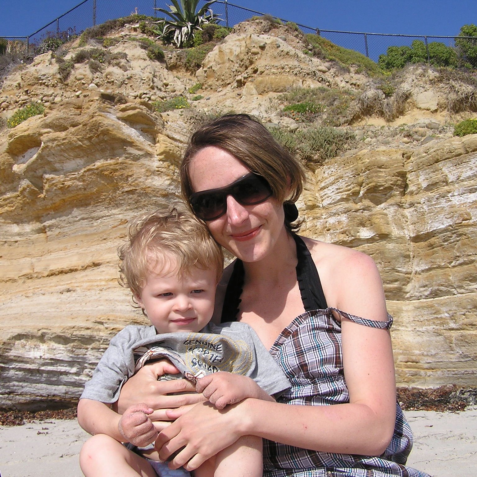 [conrad+and+mommy+at+beach.jpg]