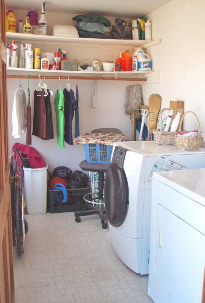 [clean+laundry+room.jpg]
